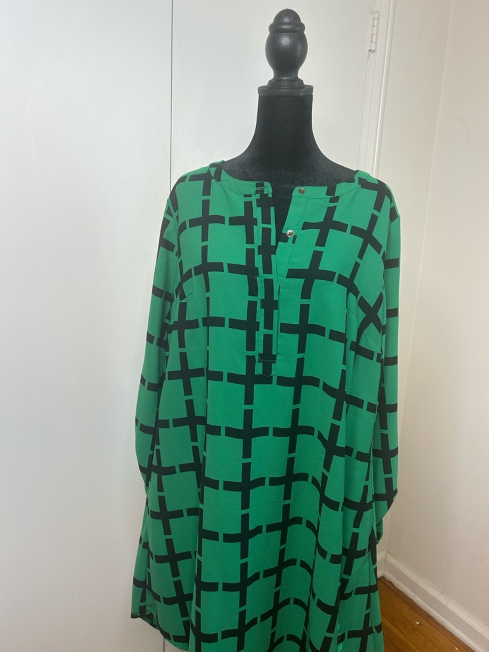 Merona Green and Black Long Sleeve Shift Dress